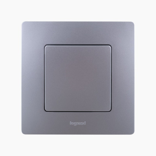 Legrand Etika Алюминий Переключатель промежуточный 1-клавишный, винтовые клеммы, 10AX, 250 В