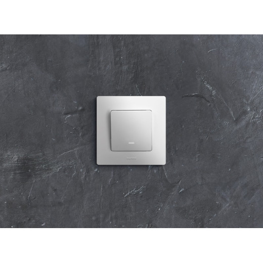 Legrand Etika Белый Выключатель 1-клавишный с подсветкой, 10А, Винтовые клеммы