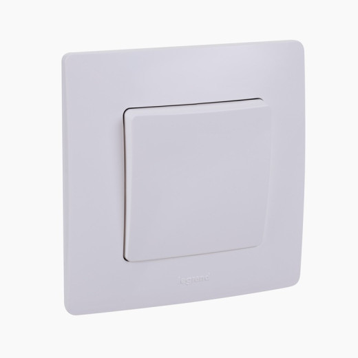 Legrand Etika Белый Переключатель промежуточный 1-клавишный, винтовые клеммы, 10AX, 250 В