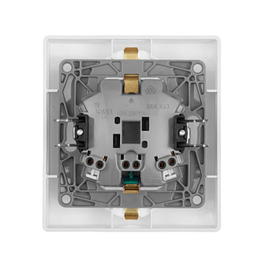 Legrand Etika Белый Розетка 2-ая с/з со шторками, автоматические клеммы.