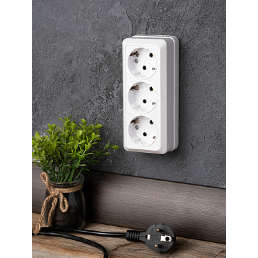 EKF PROxima Рим Розетка 3-местная 16А с заземлением белая