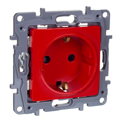 Legrand Etika Красный Розетка с/з со шторками