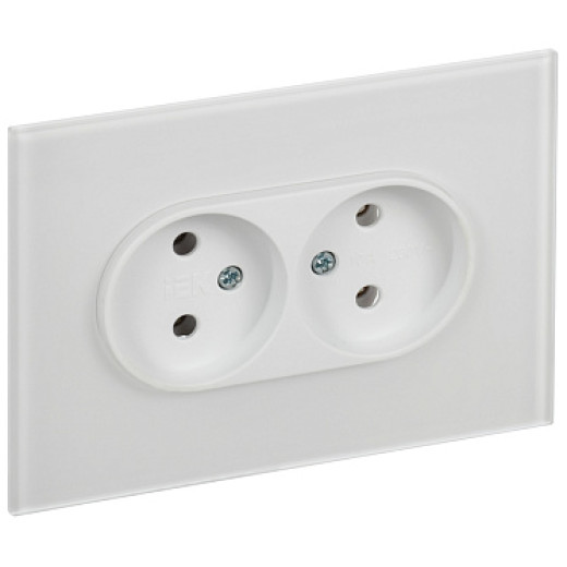 IEK SKANDY Арктический белый Розетка 2-ая б/з для плоской вилки 10А SK-R03W