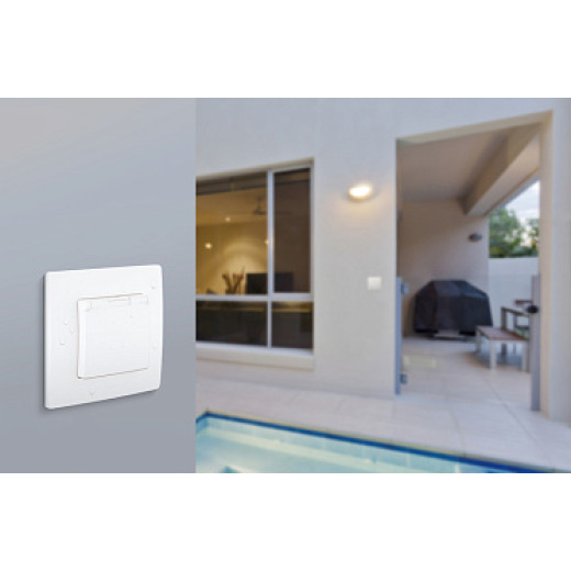 Legrand Etika Белый Розетка 2К+З IP44