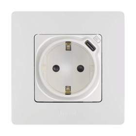 Legrand Etika Белый Розетка с/з со шт. 16А 250В с USB тип C 1500мА 7,5Вт безвинтовые зажимы