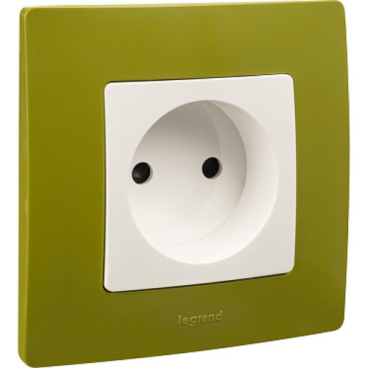 Legrand Etika Белый Розетка б/з со шторками, винтовые клеммы