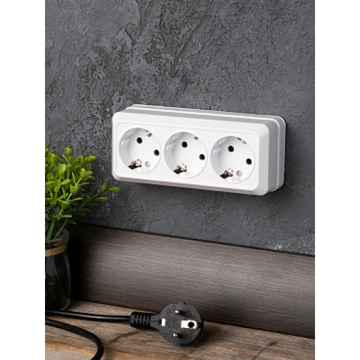 EKF PROxima Рим Розетка 3-местная 16А с заземлением белая