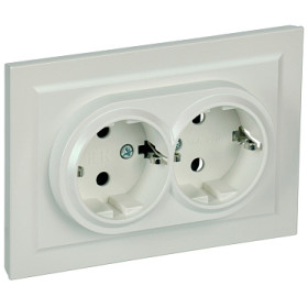 IEK BRITE Жемчуг Розетка 2-м с/з с защ шторк 16А в сборе РСш12-3-БрЖ