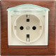 Legrand Valena Крем Розетка 1-ая с/з с крышкой и защитными шторками IP44 (к простой рамке)