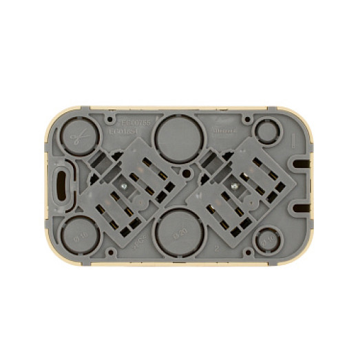 Legrand Quteo IP 20 Дерево Розеточный блок с предварительным подключением 2 x 2К+З без шторок - 16 A - 250 В~