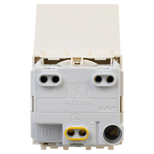 DKC Avanti Розетка с крышкой модульная, 2P+E, с з/ш, 