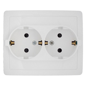 Simon 15 Белая Розетка 2-ая c/з с защитными шторками (в сборе с рамкой)