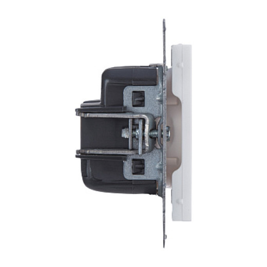 Legrand/Daccord SUNO Белый Розетка 2К 16А 250В. C защитными шторками. Винтовые зажимы.