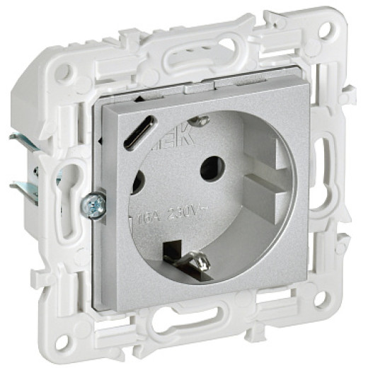 IEK SKANDY Серебряный Розетка с/з с защитными шторками 16А с USB C 18Вт SK-R17S