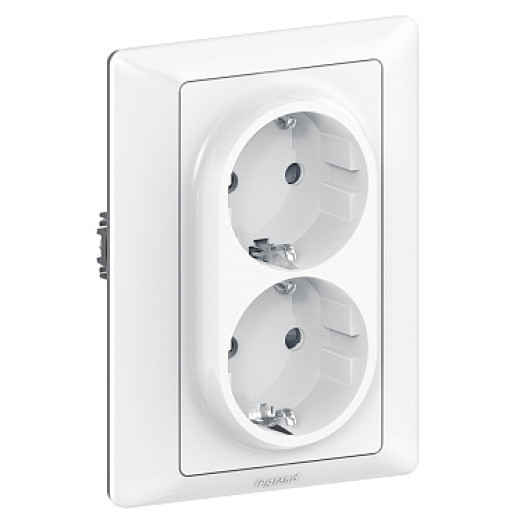 Legrand Valena Мех IN'MATIC Розетка 2-ная с/з, со шторками, безвинт. зажим