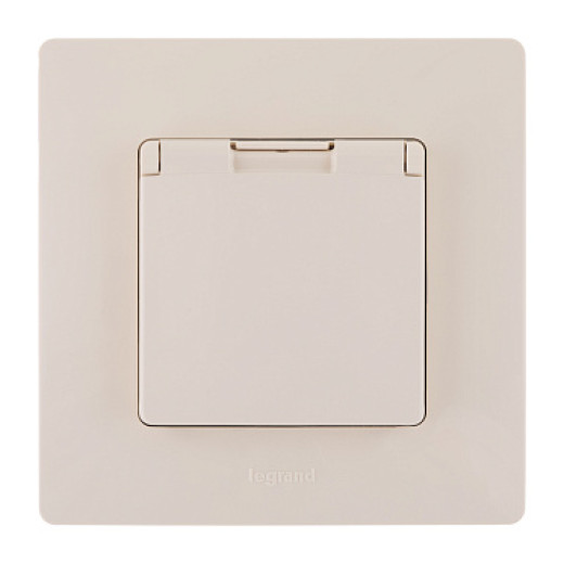 Legrand Etika Слоновая кость Розетка 2К+З IP44