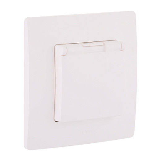 Legrand Etika Белый Розетка 2К+З IP44