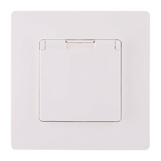 Legrand Etika Белый Розетка 2К+З IP44