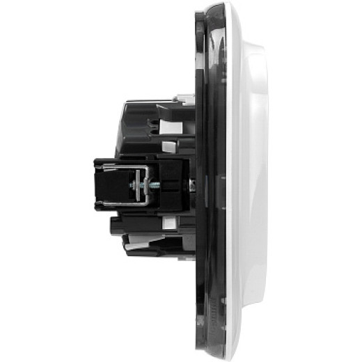 Legrand Valena ALLURE DIY Бел Розетка 2-ая с/з с защитными шторками, безвинт.зажим