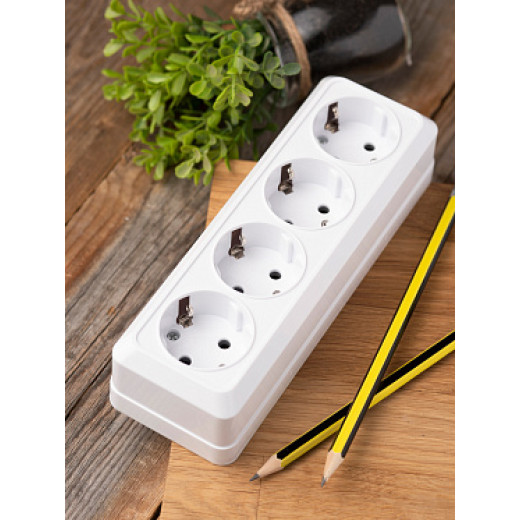 EKF PROxima Рим Розетка 4-местная 16А с заземлением белая