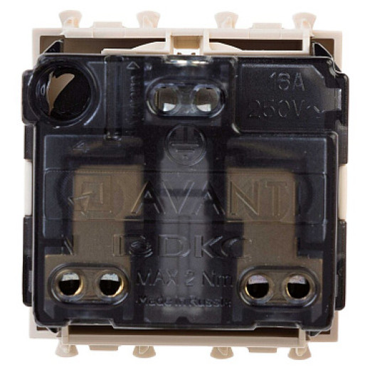 DKC Avanti Розетка модульная, 2P+E, с з/ш, 