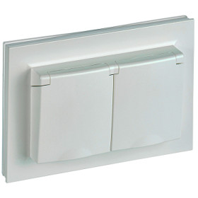 IEK BRITE Жемчуг Розетка 2-м с/з с защ штор и крышк 16А в сборе IP44 РСбш12-3-44-БрЖ