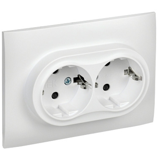 IEK SKANDY Арктический белый Розетка 2-ая с/з с защитными шторками 16А в сборе SK-R07W
