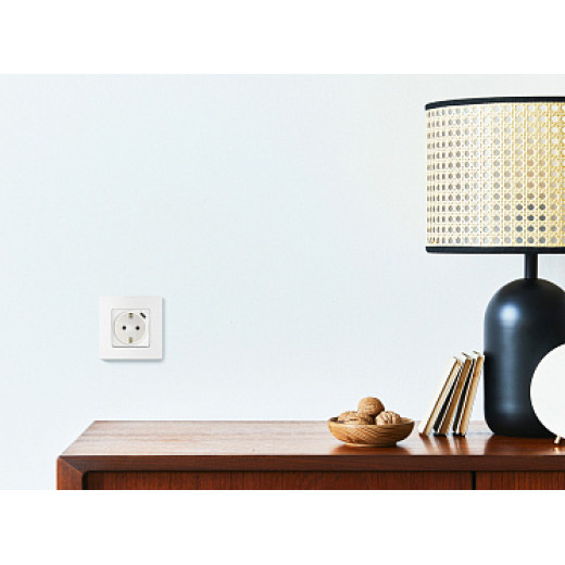 Legrand Etika Белый Розетка с/з со шт. 16А 250В с USB тип C 1500мА 7,5Вт безвинтовые зажимы