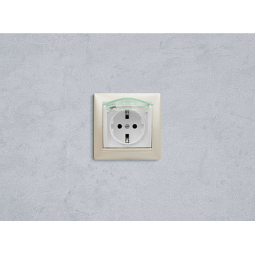 Legrand Valena Бел Розетка 1-ая с/з с крышкой и защитными шторками IP44 (к простой рамке)