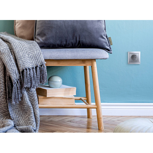 Legrand Valena Алюминий Розетка 1-ая с/з