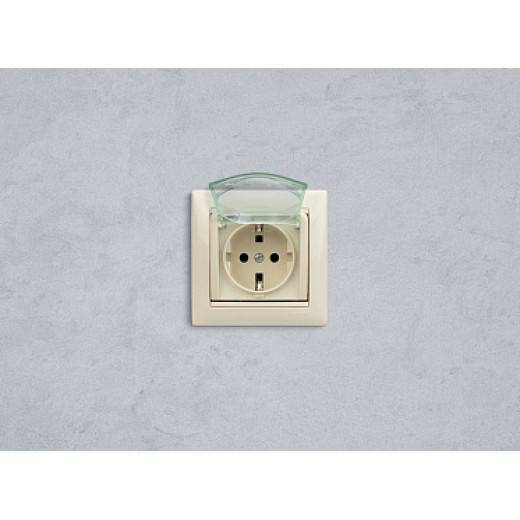 Legrand Valena Крем Розетка 1-ая с/з с крышкой и защитными шторками IP44 (к простой рамке)