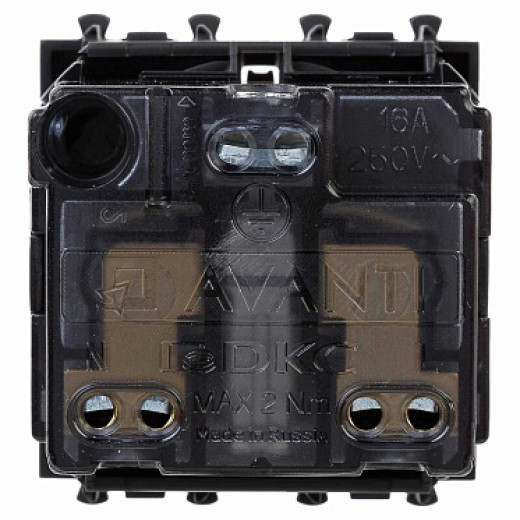 DKC Avanti Розетка модульная, 2P+E, с з/ш, 