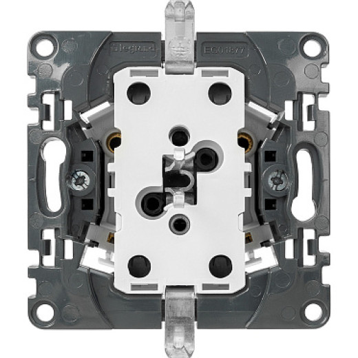 Legrand Valena Мех IN'MATIC Розетка 2-ная с/з, со шторками, безвинт. зажим