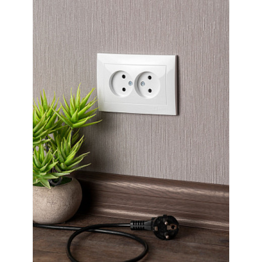 EKF PROxima Валенсия розетка 2-местная б/з 10А белая с защ. штор.