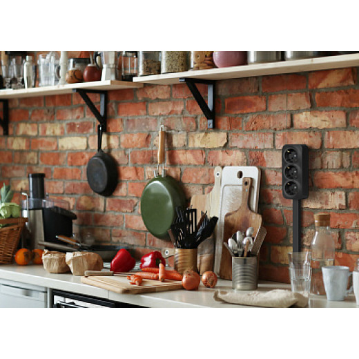 Legrand Quteo IP20 Чёрный матовый Розеточный блок тройной с заземлением с предварительным подключением со шторками 16А 250В винтовые зажимы накладной