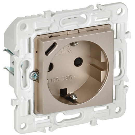 IEK SKANDY Шампань Розетка с/з с защитными шторками 16А с USB C 18Вт SK-R17Sh