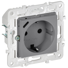 IEK SKANDY Серый Розетка с/з с защитными шторками 16А с USB C 18Вт SK-R17Gr