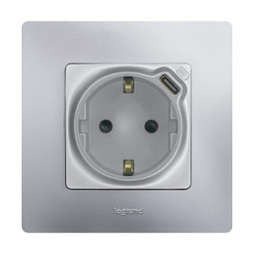 Legrand Etika Алюминий  Розетка с/з со шт. 16А 250В с USB тип C 1500мА 7,5Вт безвинтовые зажимы