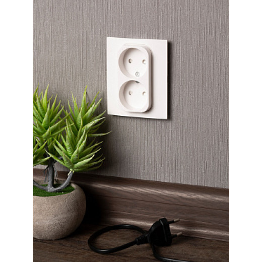 EKF PROxima Стокгольм Розетка 2-ая б/з 10А белая со шторками