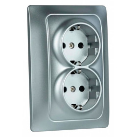 Розетка двойная с заземлением и со шторкой Gusi Electric BRAVO С10Р6-004