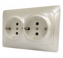 Розетка двойная с заземлением и со шторкой Gusi Electric BRAVO С10Р6-028