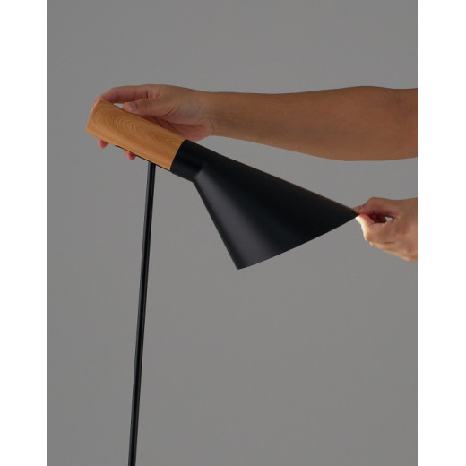 Настольная лампа офисная Moderli Turin V11333-1T