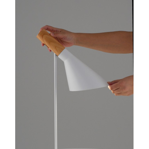 Настольная лампа офисная Moderli Turin V11335-1T