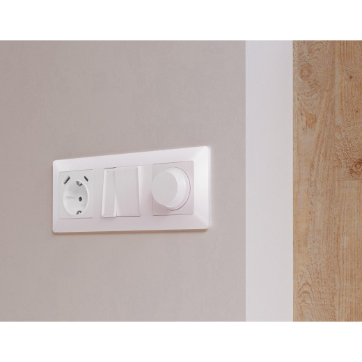 Накладка для розетки с заземлением и со шторками и 2хUSB type A и C Ambrella Volt Quant AP2100