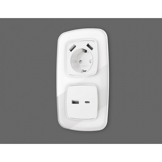 Накладка для розетки с заземлением и со шторками и 2хUSB type A Ambrella Volt Quant OP1290