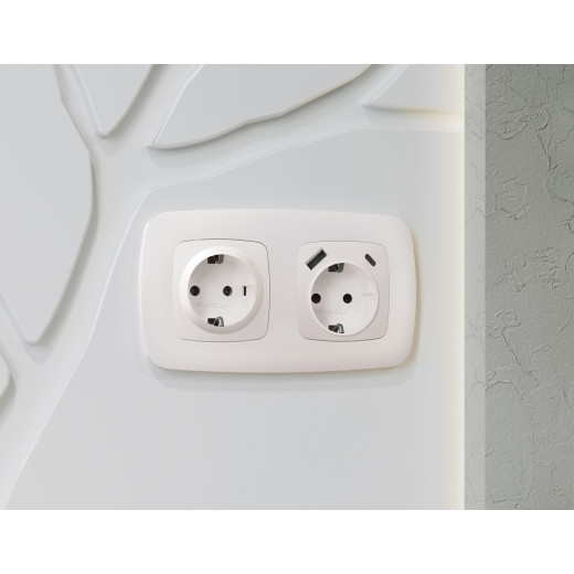 Накладка для розетки с заземлением и со шторками и 2хUSB type A и C Ambrella Volt Quant OP2100