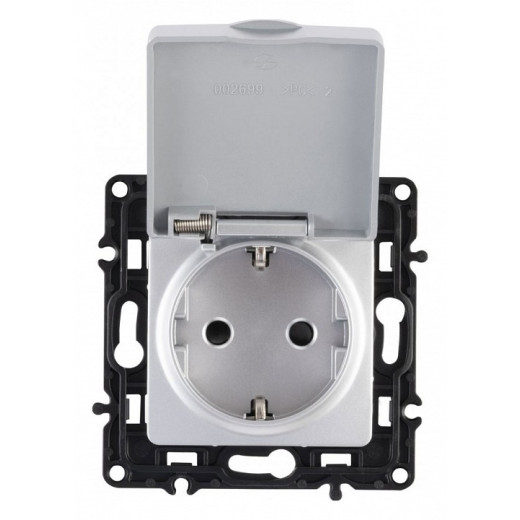 Розетка влагозащищенная с заземлением и со шторкой с крышкой Arte Milano am-217 217.41-1.silver