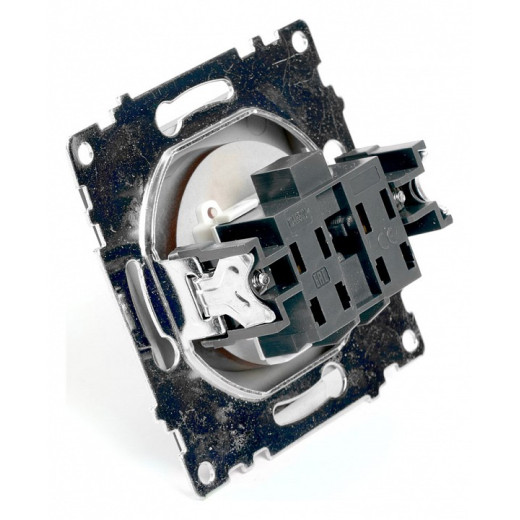 Розетка с заземлением и со шторками Stekker Катрин 49025