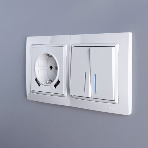 Розетка с заземлением и со шторками и 2хUSB, без рамки Werkel белый W1171501