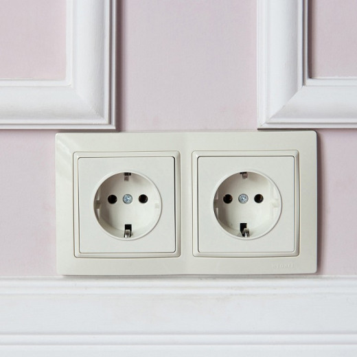 Розетка влагозащищенная с заземлением, без рамки Werkel слоновая кость W1171103